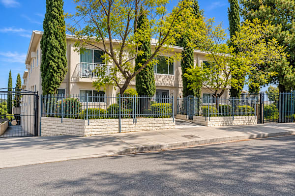 Tujunga Canyon Apts property